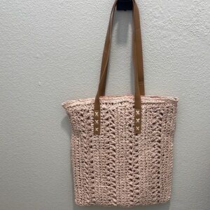 Dusty pink tote for summer outings